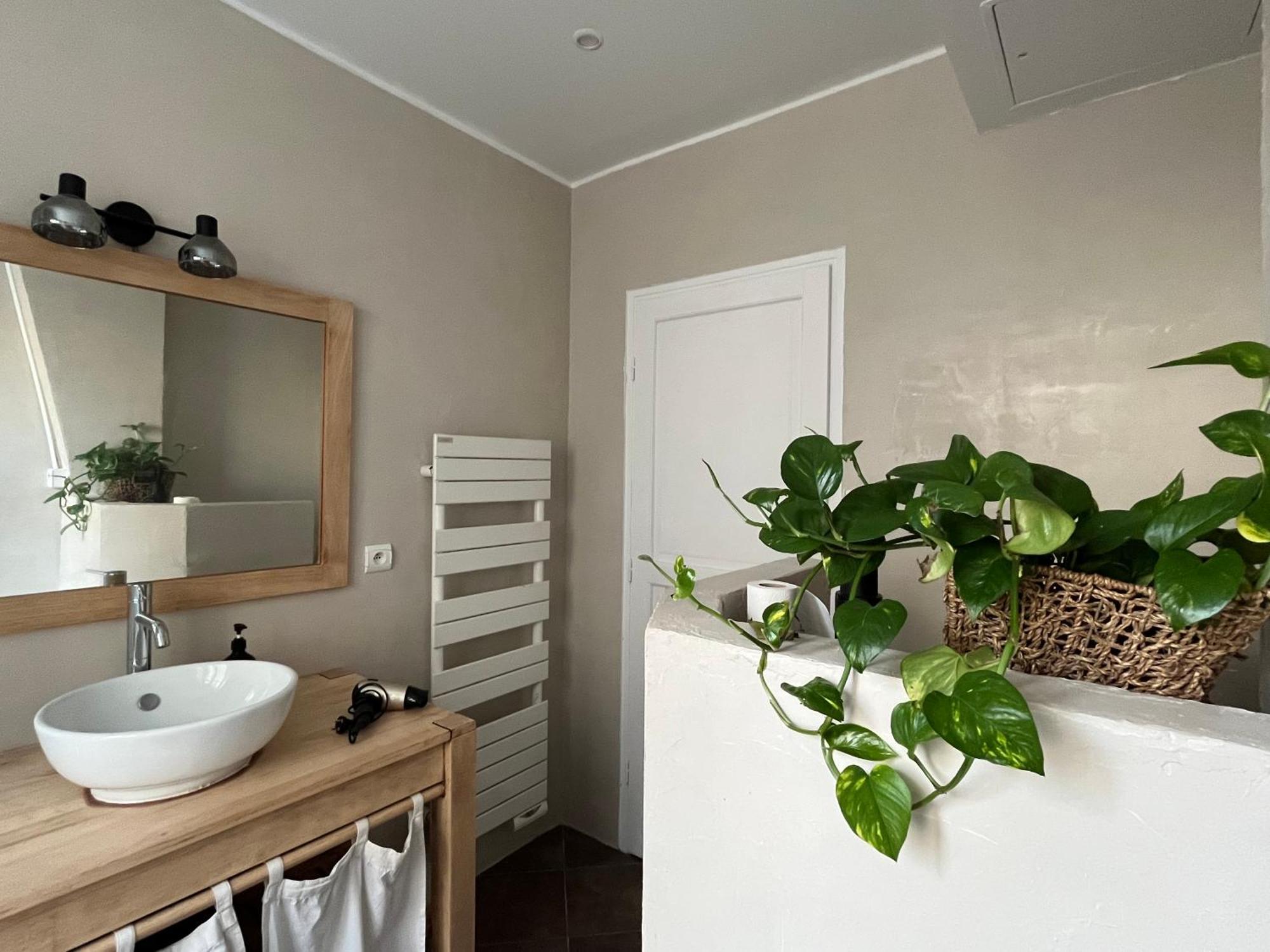 Lovely Haussmannian Flat In Montparnasse París Exterior foto